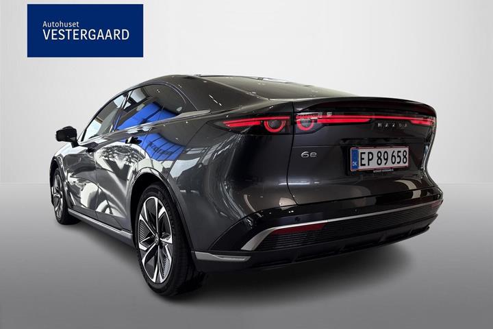 Grå Mazda 6e fra 2025