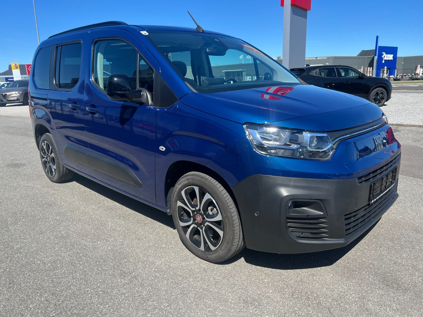 Blå Fiat Doblò E fra 2025