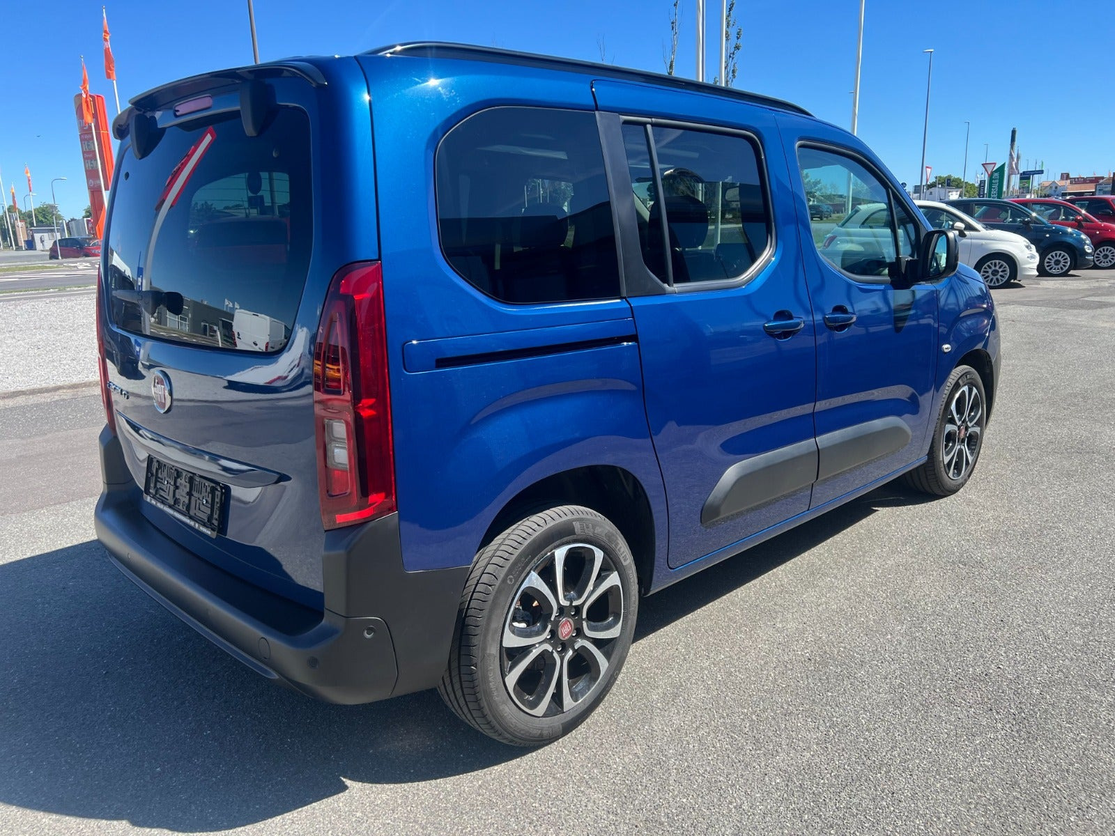 Blå Fiat Doblò E fra 2025