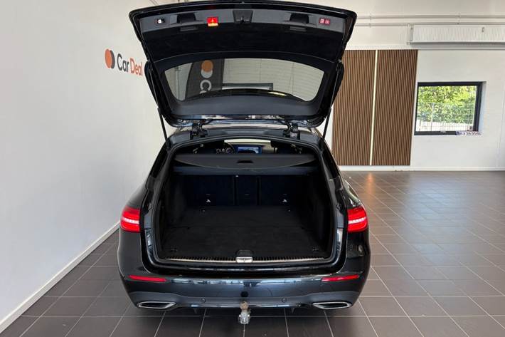 Sort Mercedes E350 d fra 2018