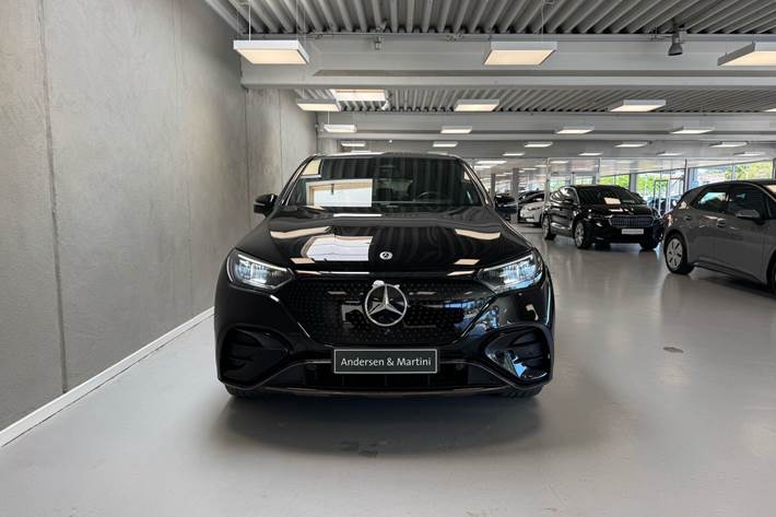 Sort Mercedes EQE 350+ fra 2024