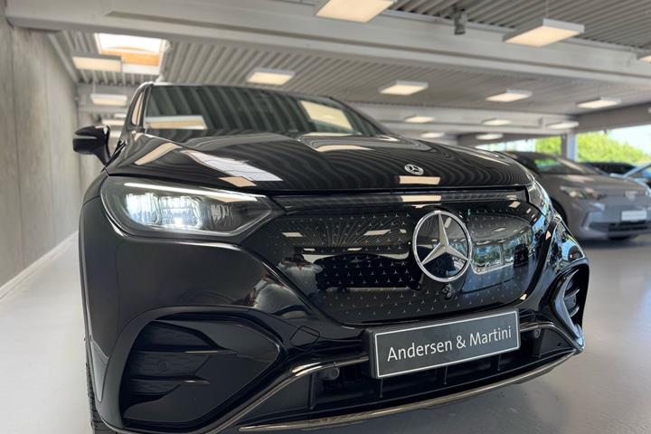 Sort Mercedes EQE 350+ fra 2024
