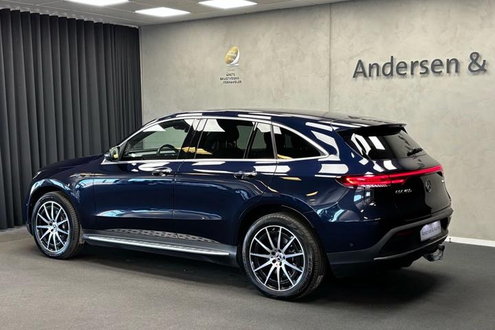 Blå Mercedes EQC 400 fra 2020