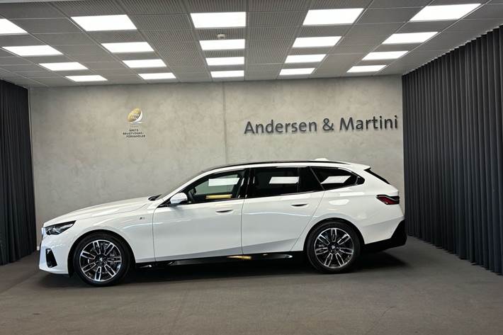 Hvid BMW i5 fra 2025