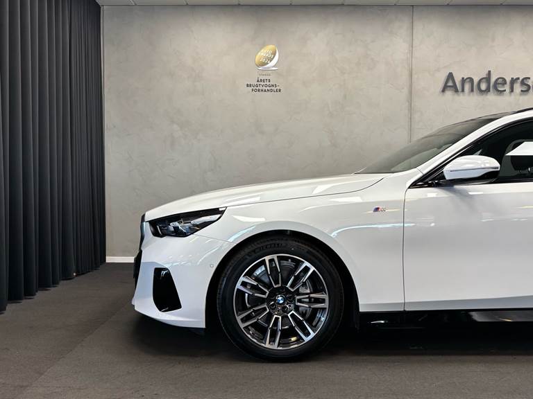 BMW i5 eDrive40 Touring EL M-Sport 340HK Stc Aut.