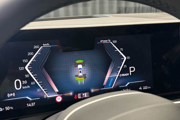 Hvid BMW i5 fra 2025