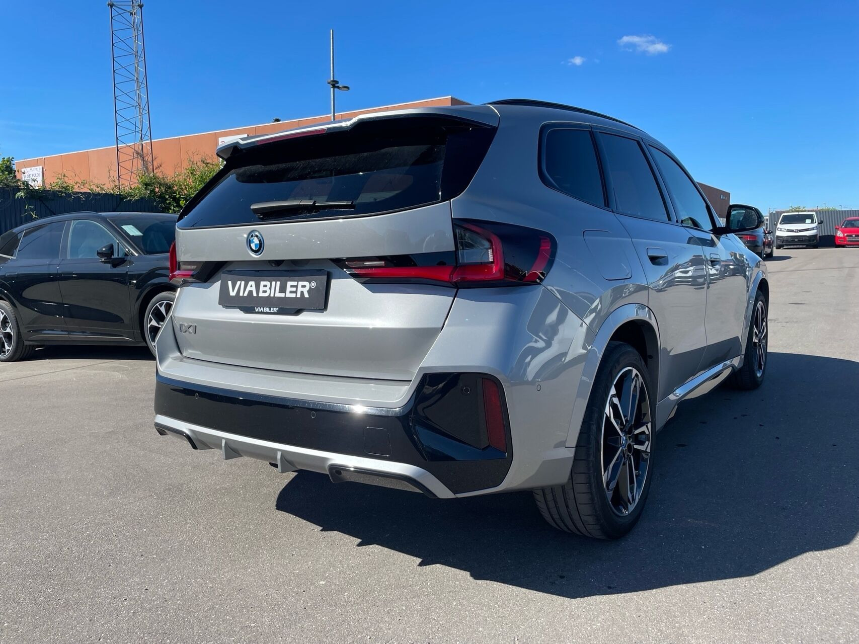 Sølv BMW iX1 fra 2024