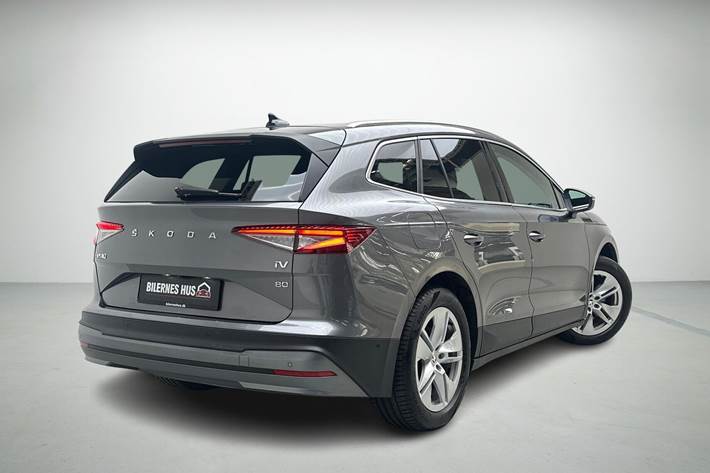 Grå Skoda Enyaq fra 2022
