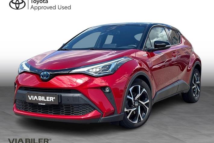 Rød Toyota C-HR fra 2021 set udefra