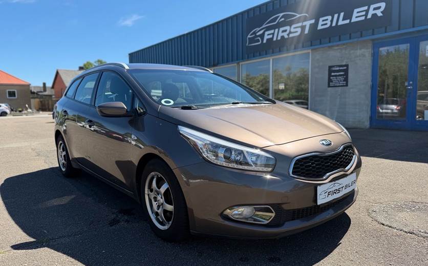 Kia Ceed 1,6 SW CRDI Limited Navi 128HK Stc 6g