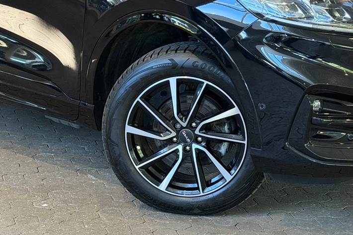 Sort Ford Kuga fra 2022