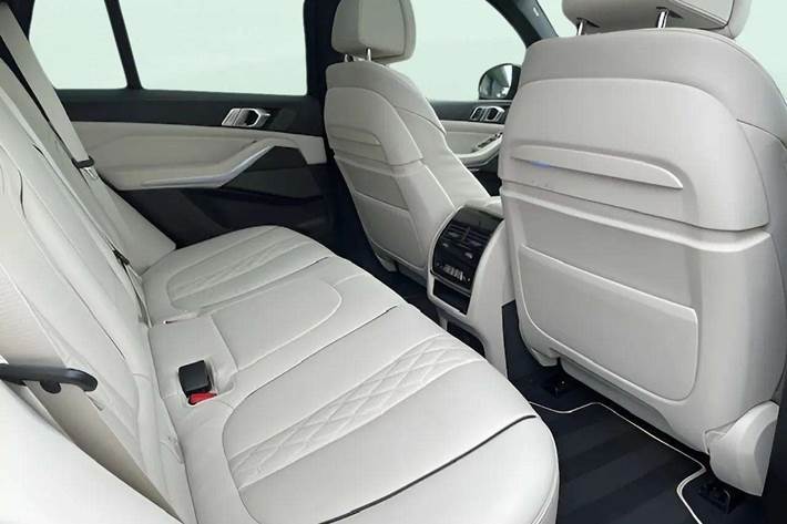 Sort BMW X5 fra 2022
