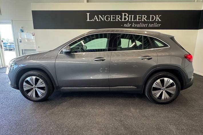 Grå Mercedes EQA300 fra 2025