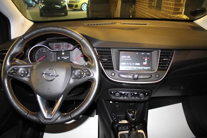 Hvid Opel Crossland X fra 2019