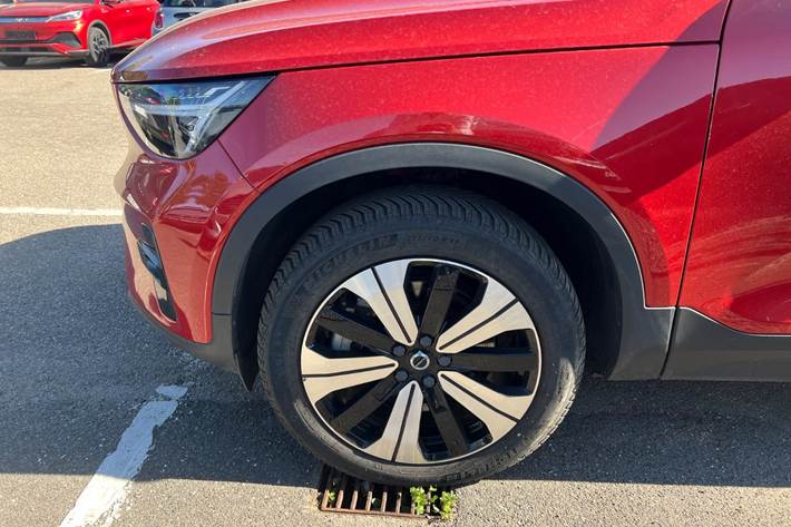 Rød Volvo C40 fra 2023