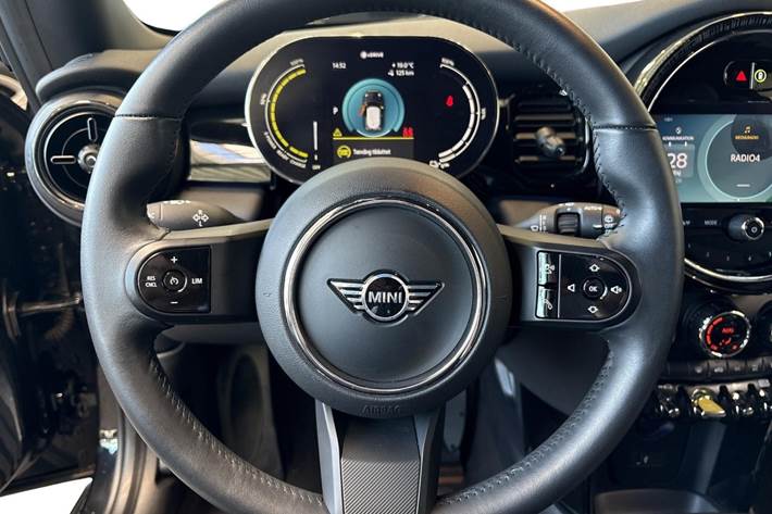 Sort Mini Cooper SE fra 2022