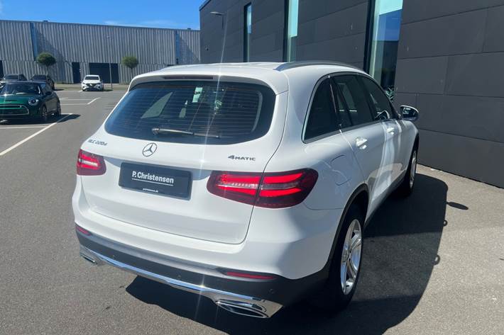 Hvid Mercedes GLC220 d fra 2018