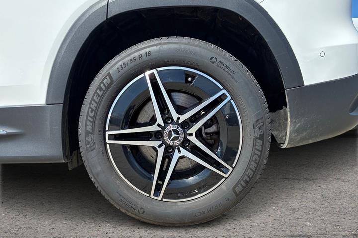 Hvid Mercedes EQB250+ fra 2025