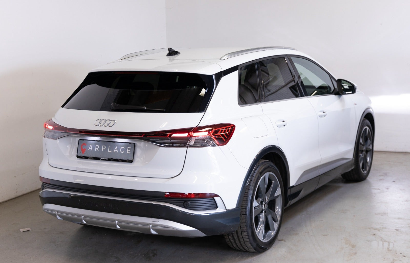 Hvid Audi Q4 e-tron fra 2023