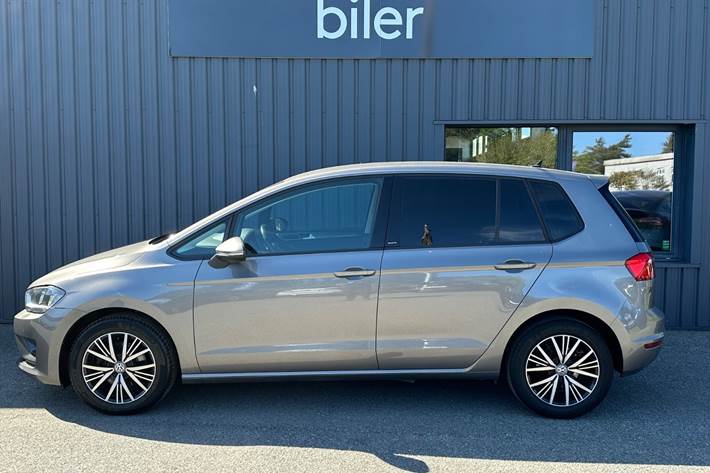 Grå VW Golf Sportsvan fra 2017
