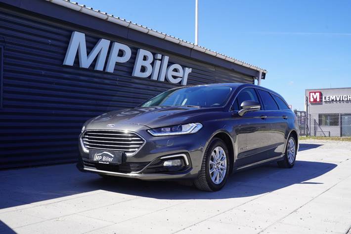 Grå Ford Mondeo fra 2019