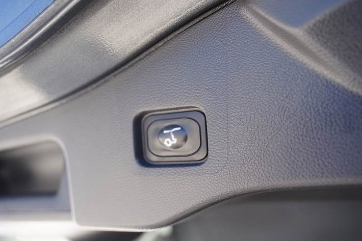 Grå Ford Mondeo fra 2019