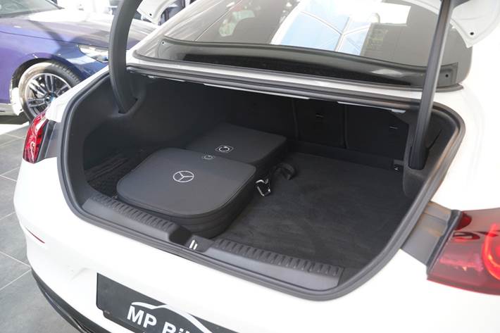 Hvid Mercedes CLA250+ fra 2025