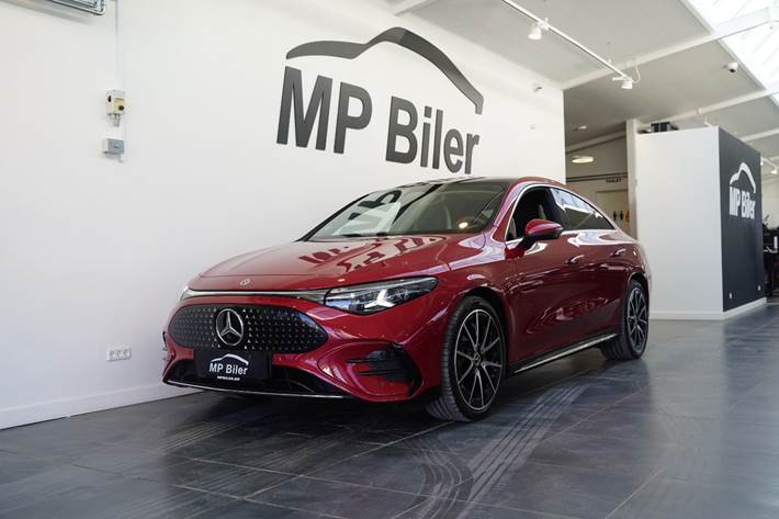 Rød Mercedes CLA250+ fra 2025