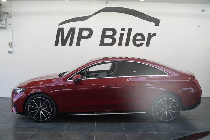 Rød Mercedes CLA250+ fra 2025