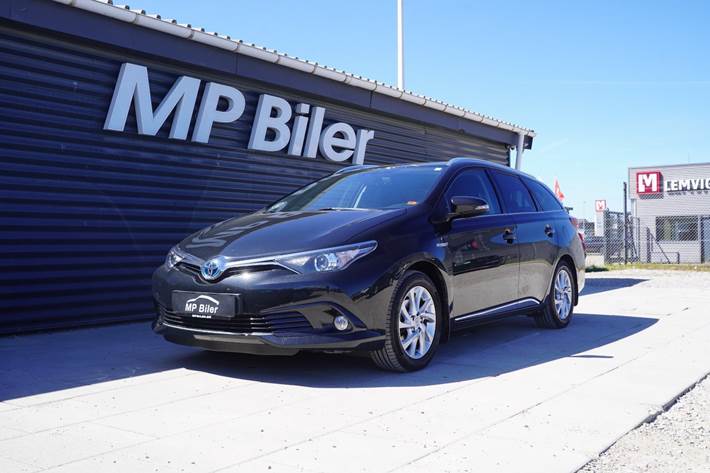 Sort Toyota Auris fra 2016