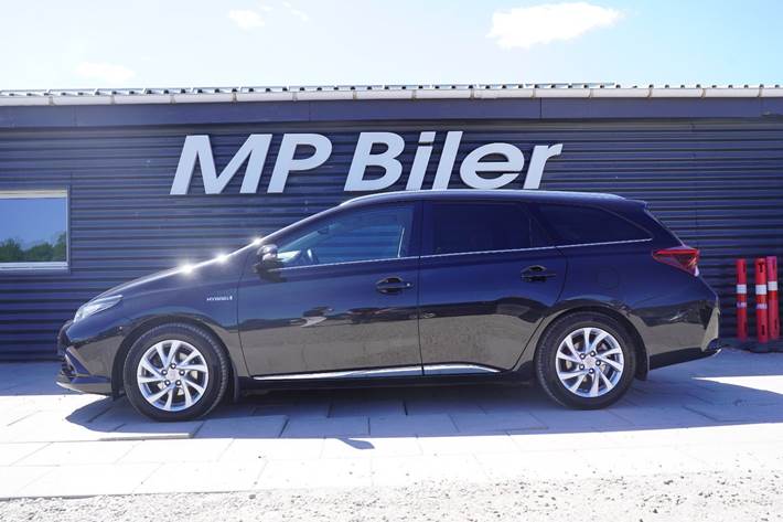 Sort Toyota Auris fra 2016
