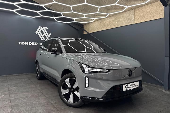 Grå Volvo EX90 fra 2025 set udefra