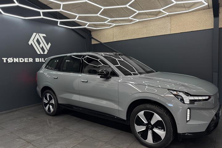 Grå Volvo EX90 fra 2025