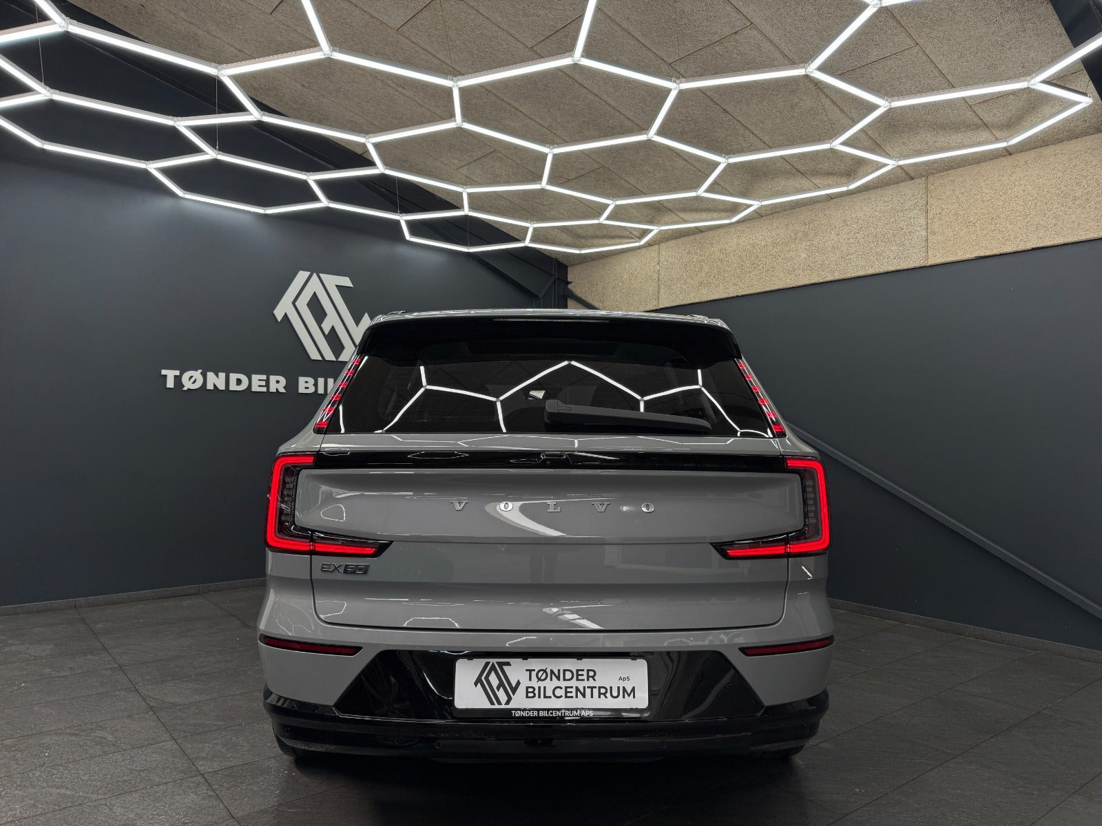 Grå Volvo EX90 fra 2025
