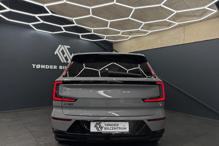 Grå Volvo EX90 fra 2025