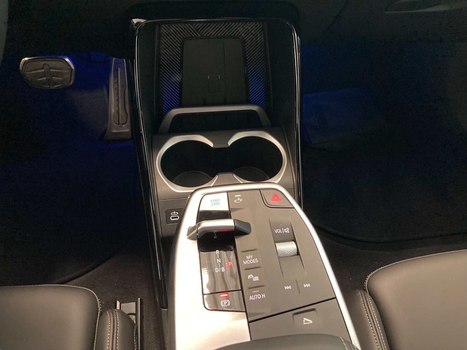 Grå BMW iX2 fra 2025