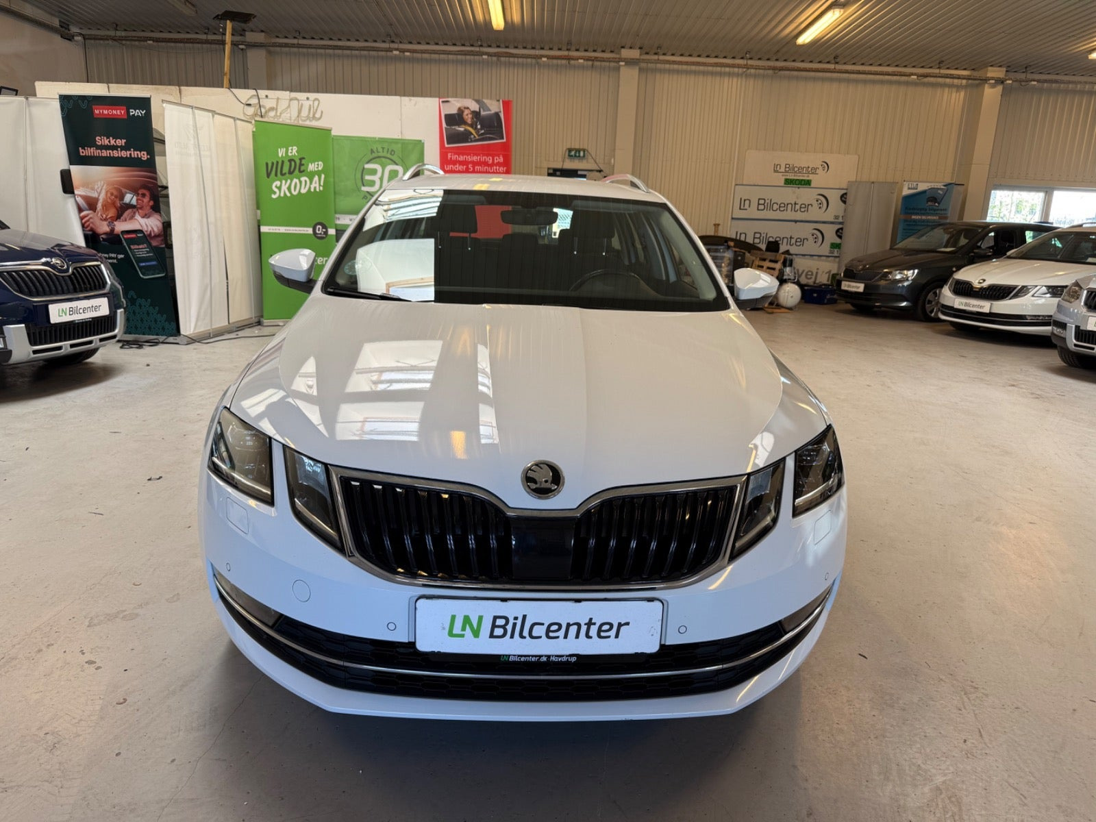 Hvid Skoda Octavia fra 2020
