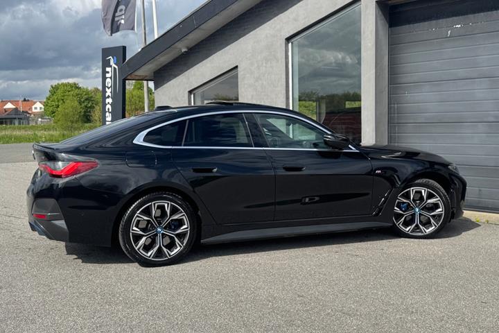 Sort BMW i4 fra 2022