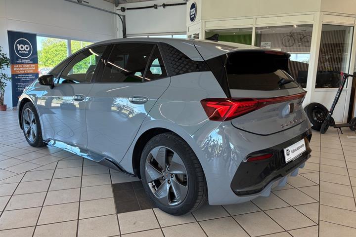 Grå Cupra Born fra 2023