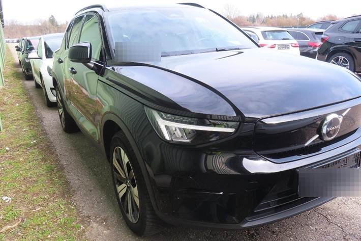 Sort Volvo XC40 fra 2023