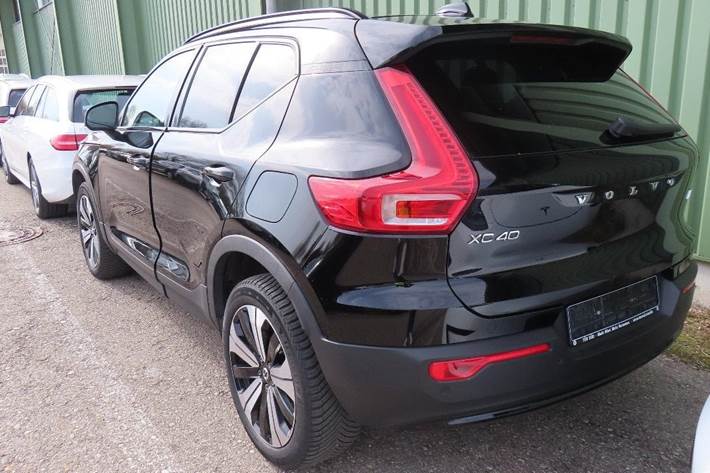 Sort Volvo XC40 fra 2023