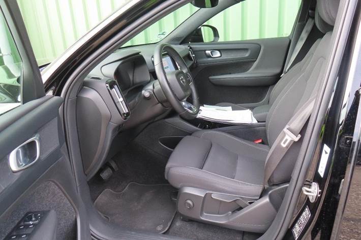 Sort Volvo XC40 fra 2023