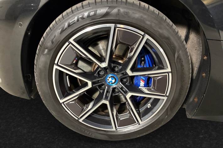 Sort BMW i4 fra 2024
