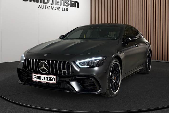 Grå Mercedes AMG GT 63 fra 2019 set udefra