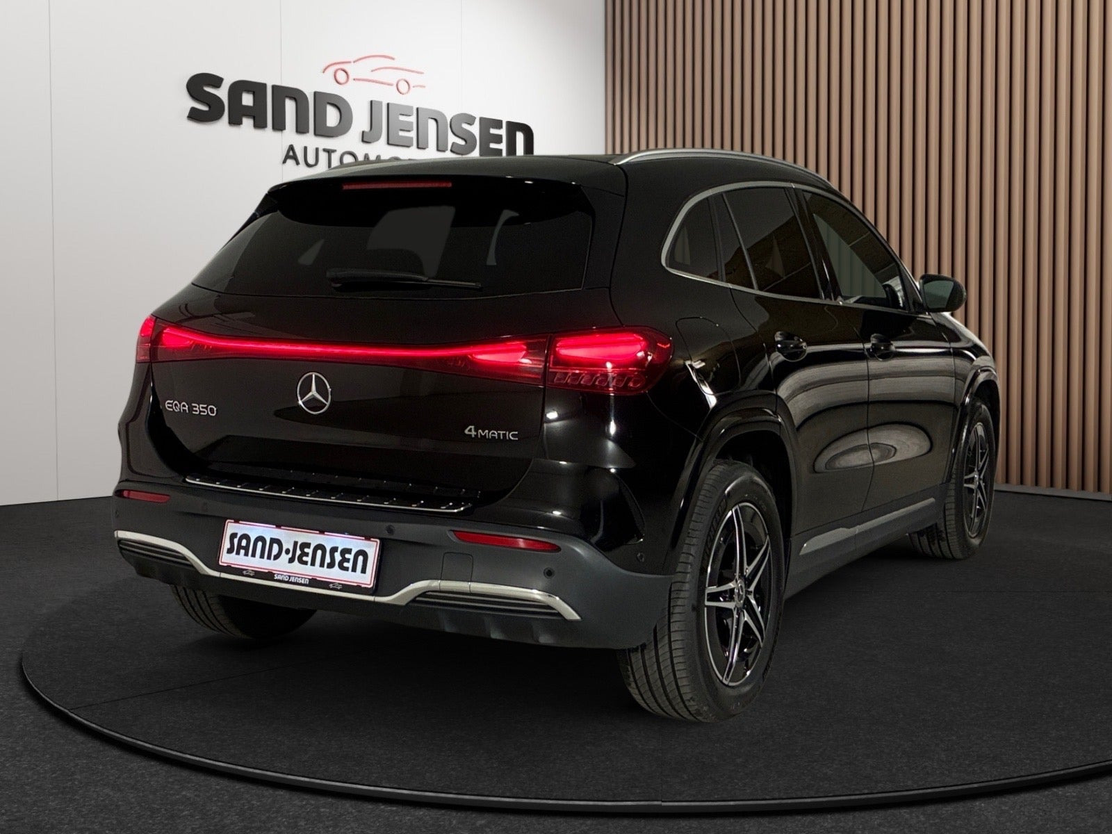 Sort Mercedes EQA350 fra 2024