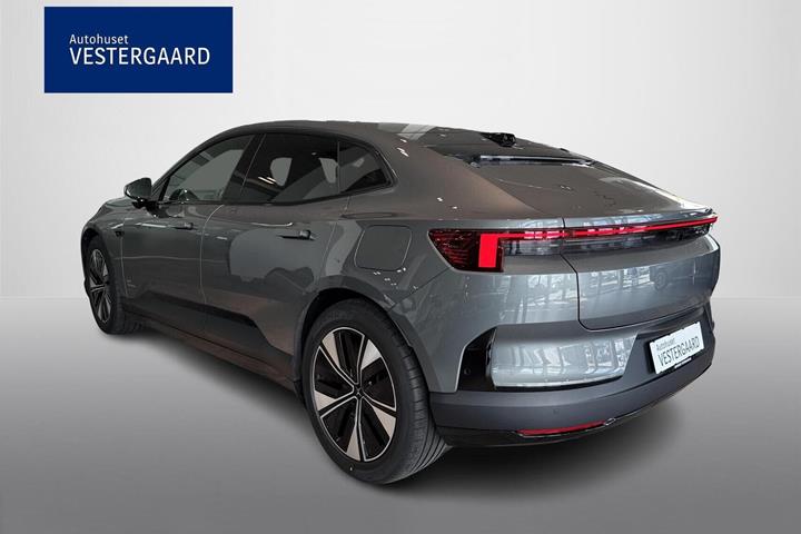 Grå Polestar 4 fra 2026