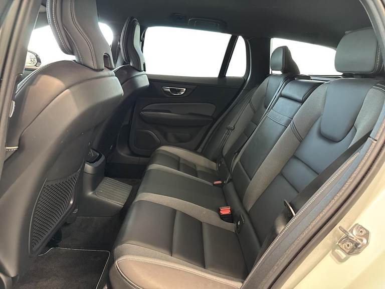 Volvo V60 2,0 T6 ReCharge R-Design aut. AWD