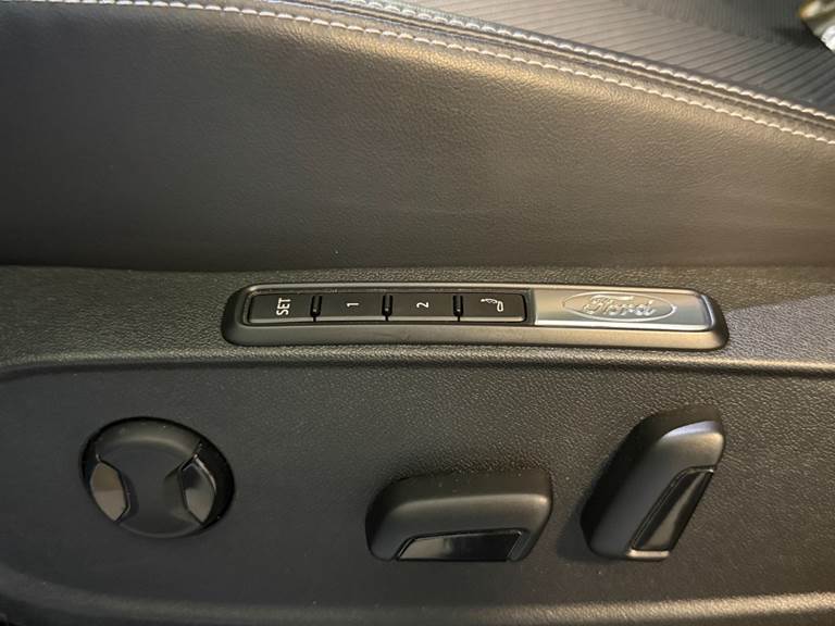 Ford Explorer 77 Select Extended Range