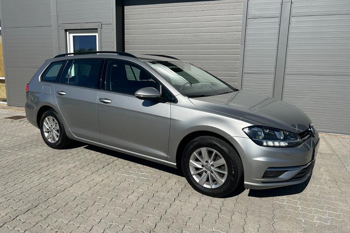 Sølv VW Golf VII fra 2018