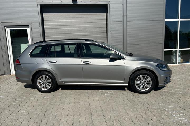 Sølv VW Golf VII fra 2018